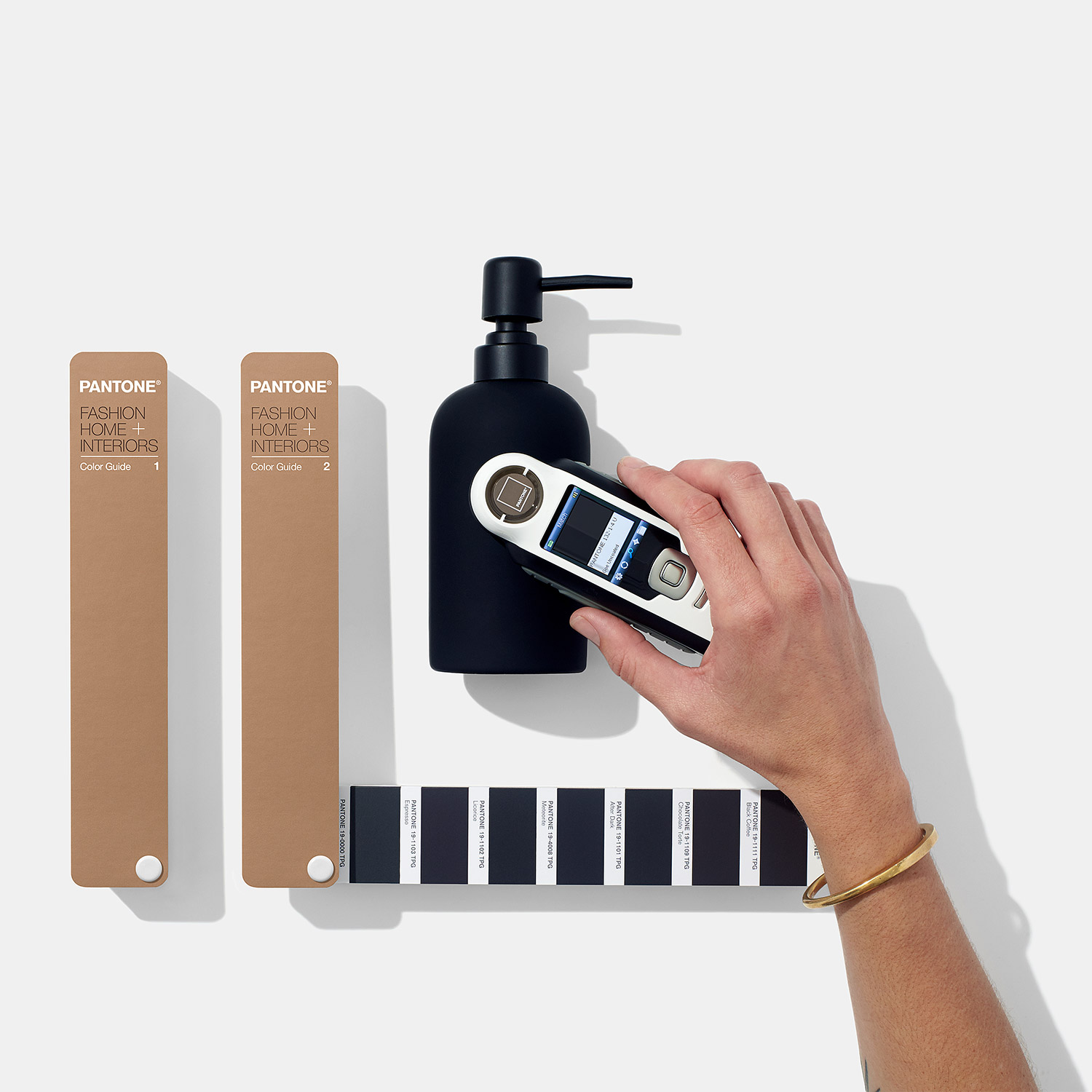 Pantone CAPSURE™ and Fashion, Home + Interiors Color Guide